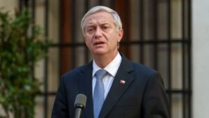 Neme explota por almuerzo de Kast con excompañeros en La Moneda