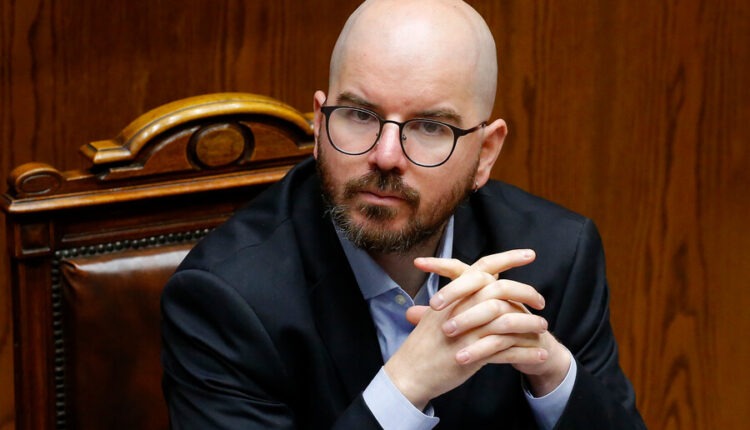 Duro enfrentamiento entre Giorgio Jackson y Johannes Kaiser en redes sociales